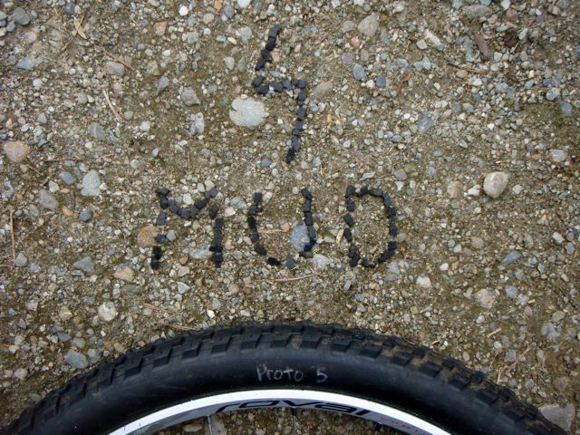 specialized-captain-tire-cut-for-mud-conrad-stoltz specialized-captain-tire-cut-for-mud-conrad-stoltz