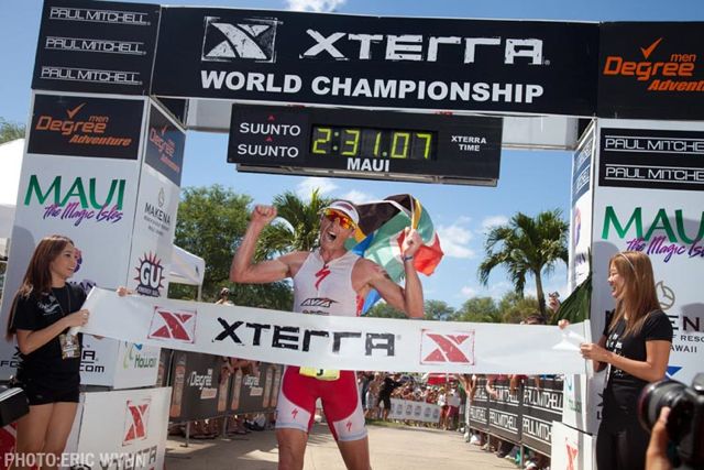 conrad-stoltz-xterra-world-champs-2010-finish