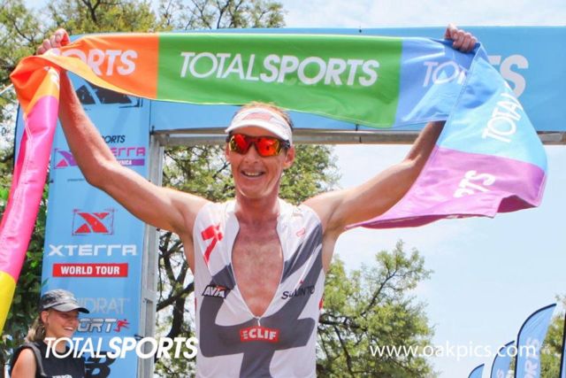 conrad-stoltz-wins-xterra-buffelspoort-2012