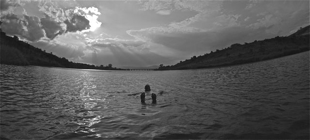 conrad-stoltz-open-water-swimming-black-and-white