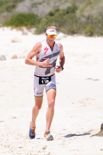 conrad-stoltz-winning-west-coast-warm-water-weekend-2012-beach-run