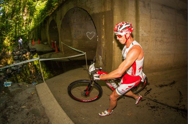 conrad-stoltz-xterra-richmond-2012-by-jesse-peters-running-the-tunnel conrad-stoltz-xterra-richmond-2012-by-jesse-peters-running-the-tunnel