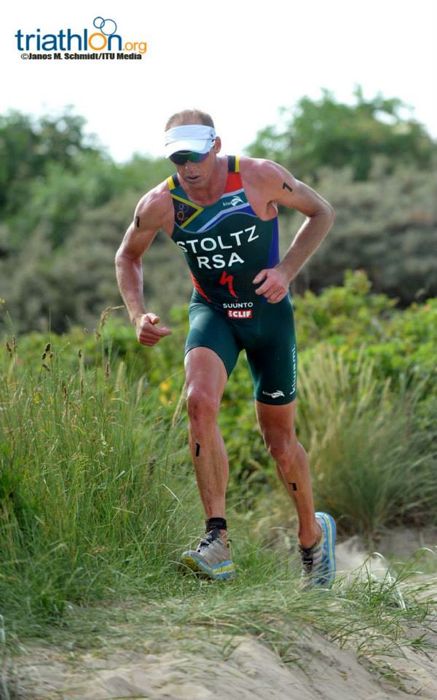 Conrad Stoltz Caveman ITU Cross Triathlon World Championships beach run Hoka one one