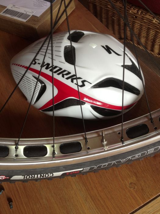 Conrad Stoltz Specialized Sworks 29er Epic Evade helmet beach racing Caveman ITU Cross Triathlon World Championships