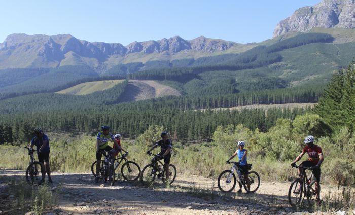Conrad Stoltz Caveman MTB Skills Clinic Mountain bike skills Specialized Jonkerhoek Valley