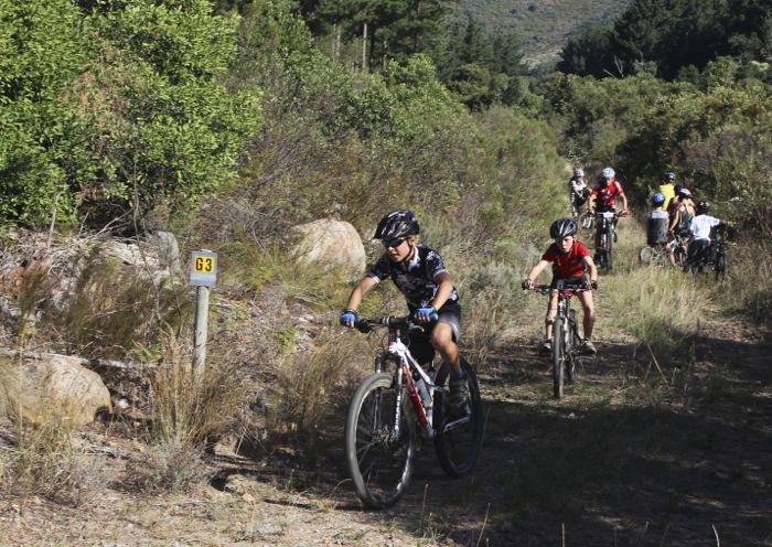 Conrad Stoltz Caveman MTB Skills clinic Cornering