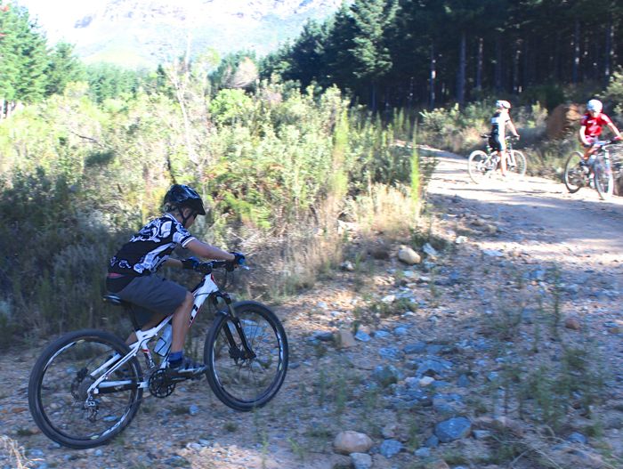 Conrad Stoltz Caveman MTB Skills clinic Rocky hill start